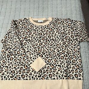 ON 34th 1x Leppard print crew neck sweater.